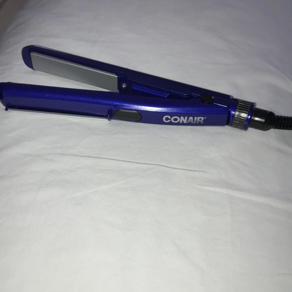 Conair travel straightener